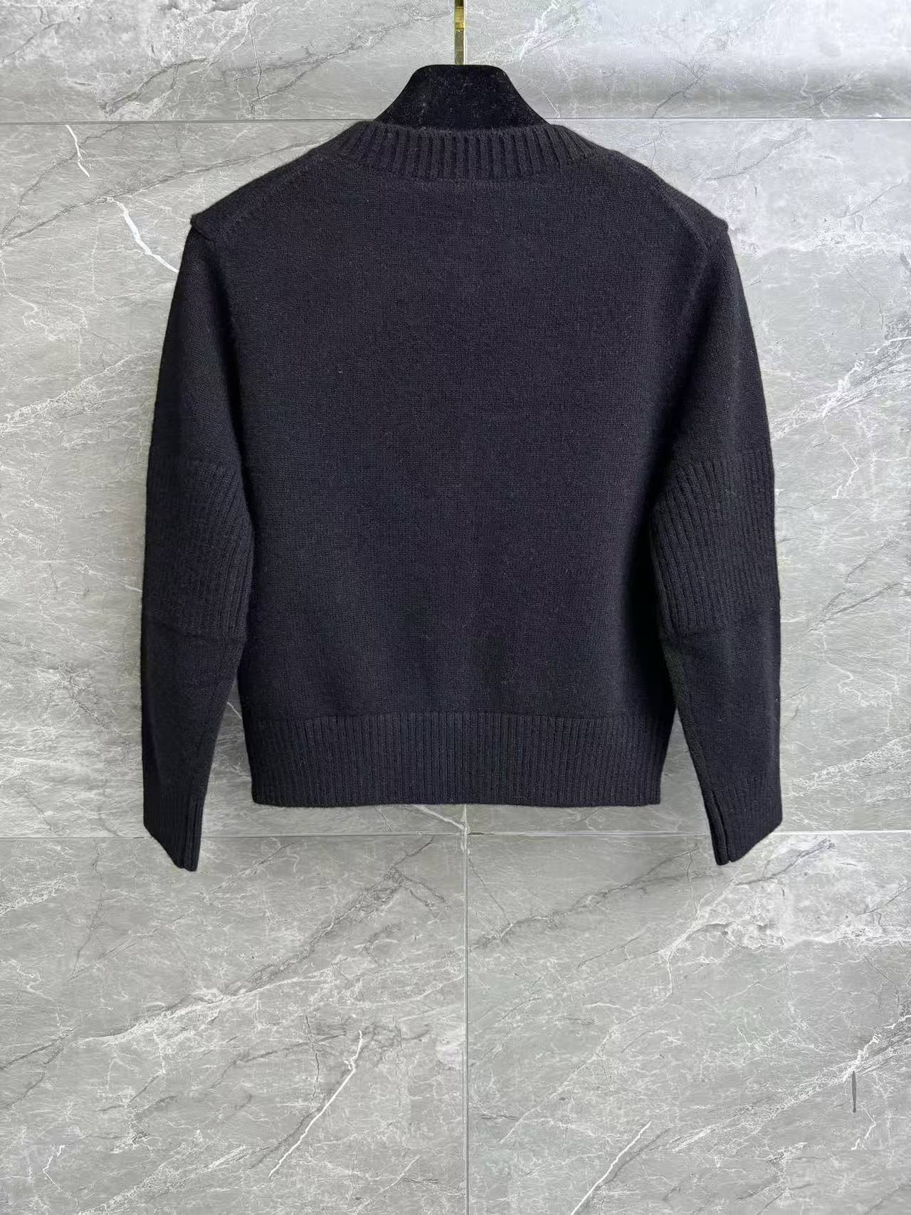 LEW Exquisite button knit cardigan