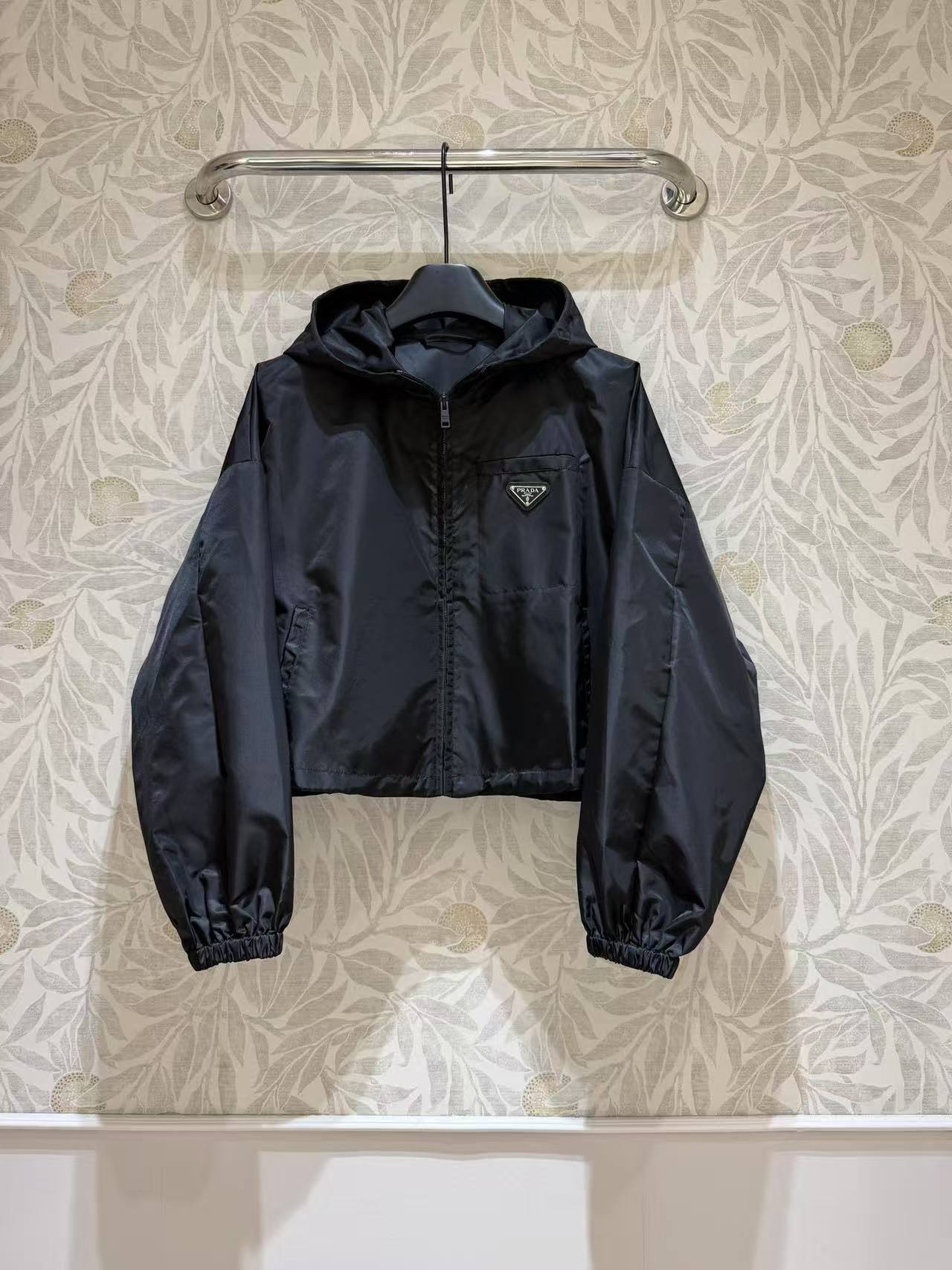 PRD Nylon hooded short jacket