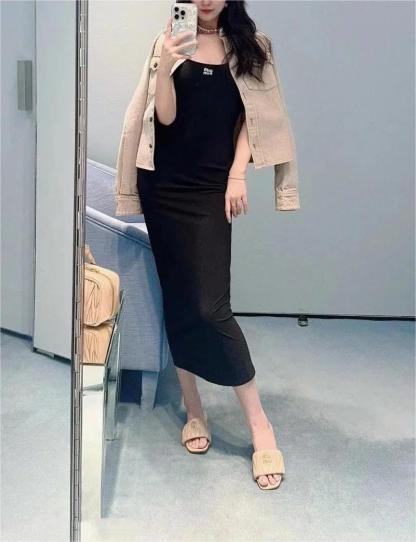 MIU25SS Slim and skinny halter dress