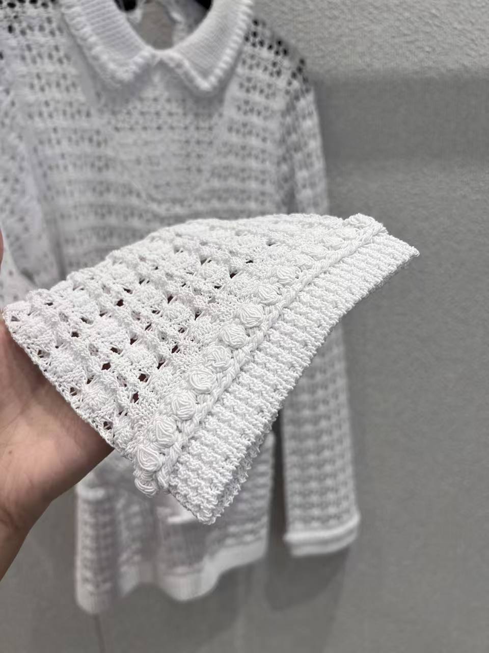 CC 26SS   Hollow knit doll collar top