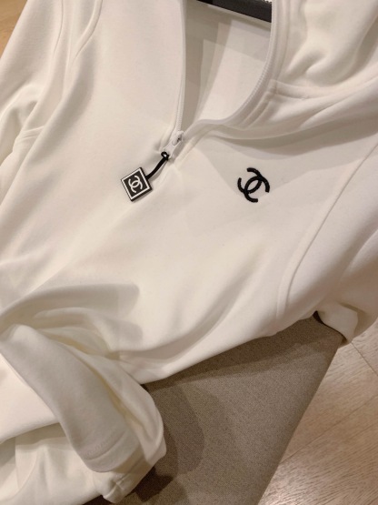 CC Zipper and fleece hooded long sleeved base shirt