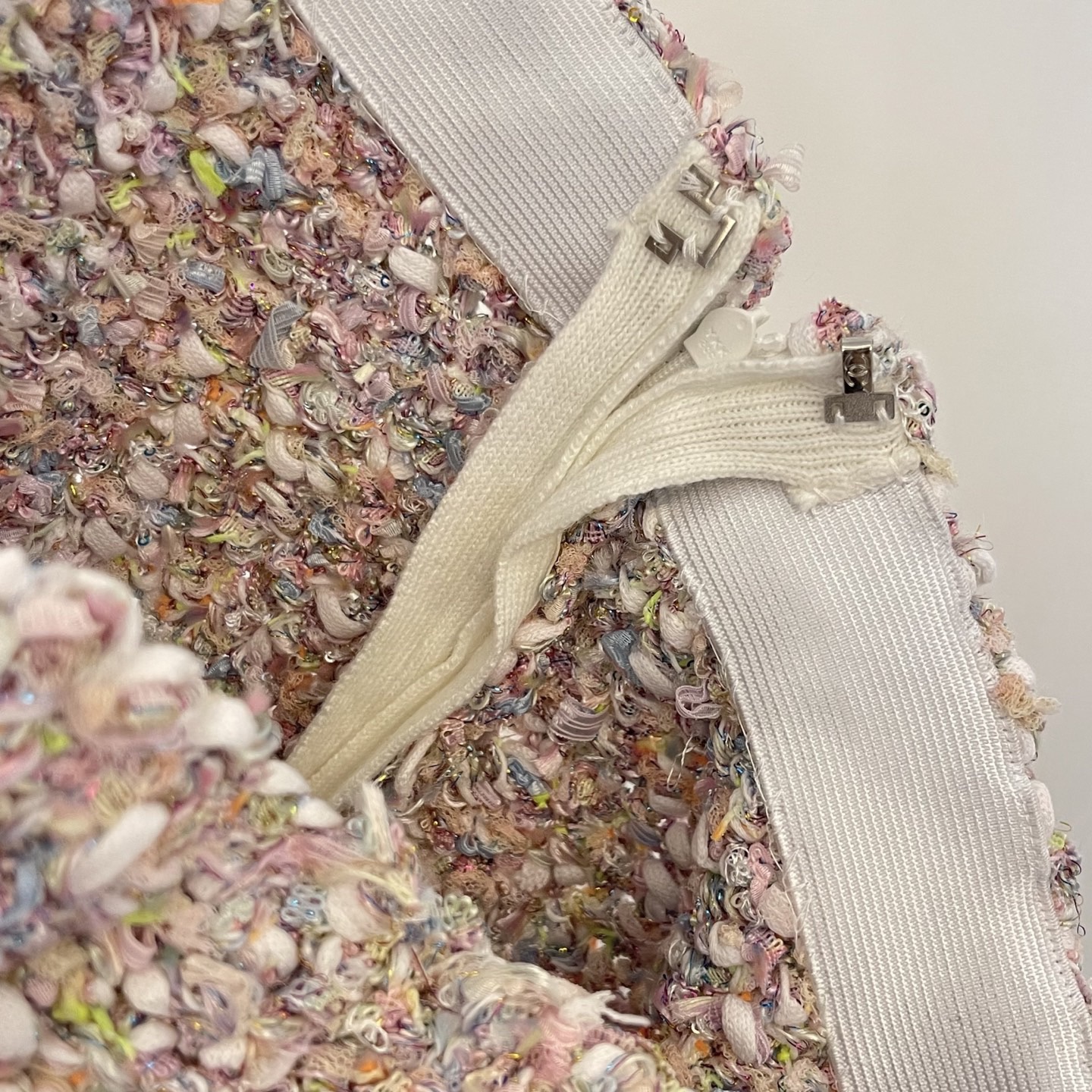 CC 25SS Half skirt woven with rhinestones