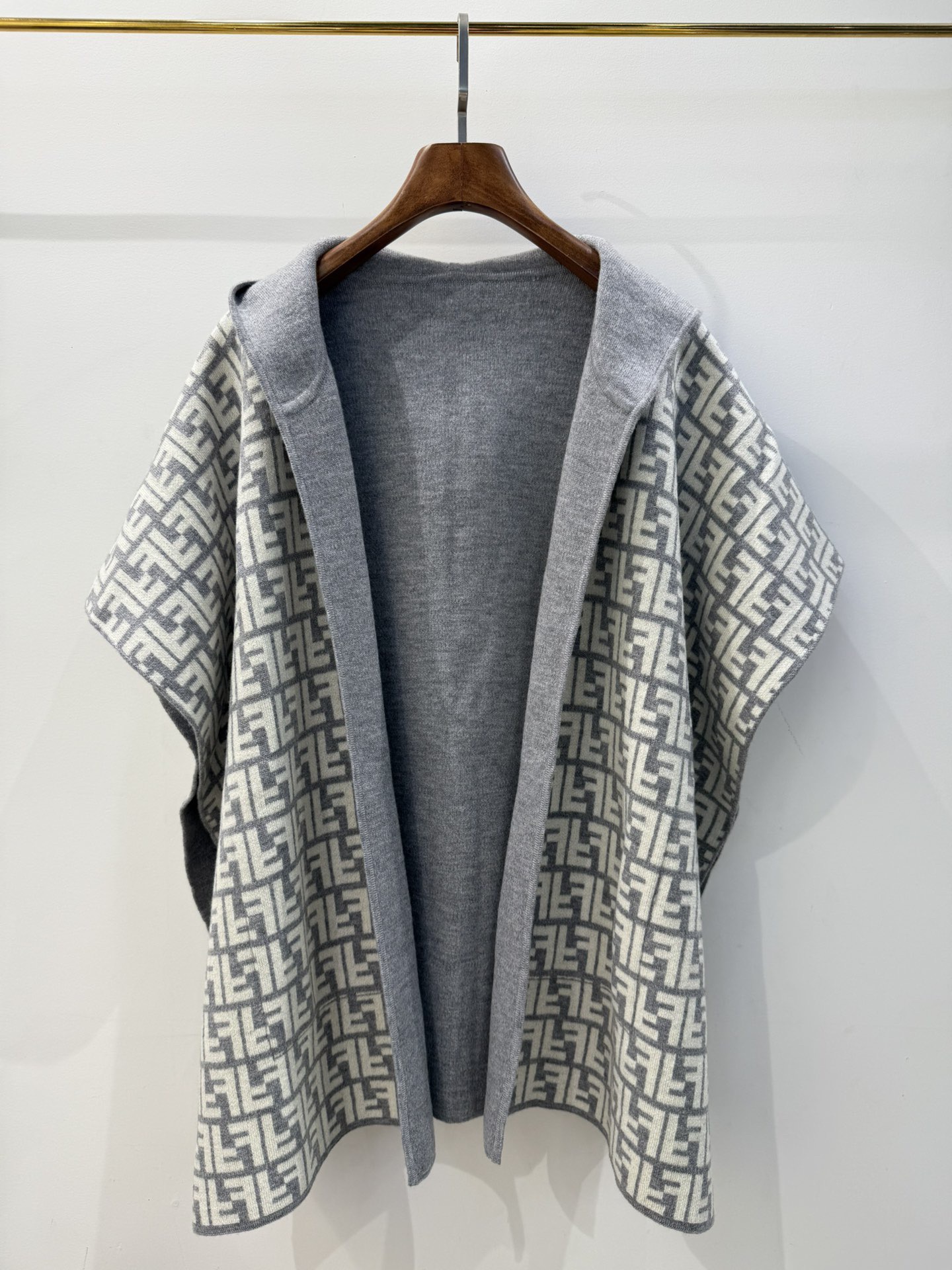 FEN 2025SS Hooded double-sided cashmere cape