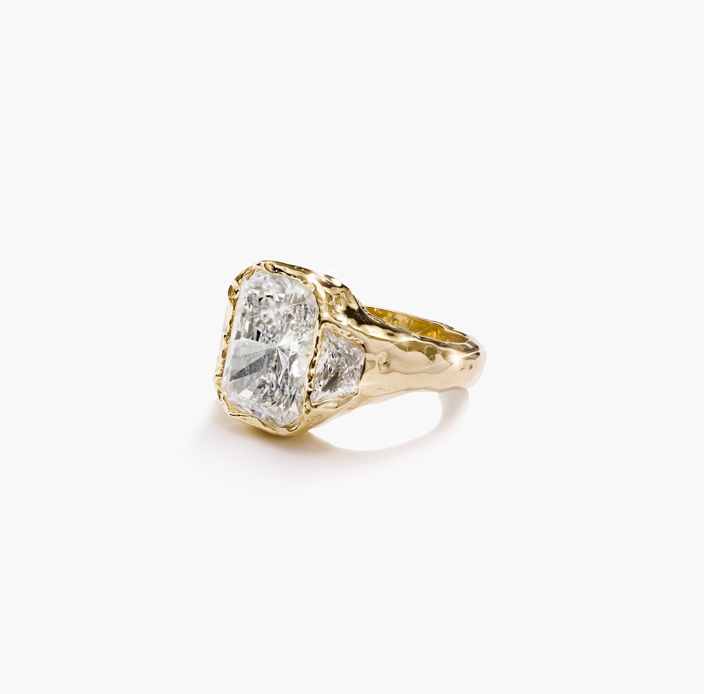ieryLee Voyage: Bold Nacre Radiant Cut Diamond Ring