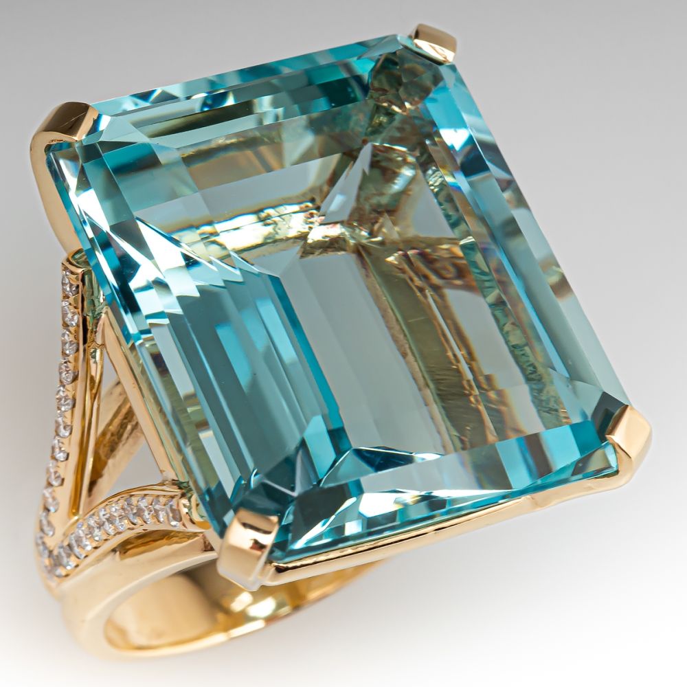 Vintage 8ct Emerald Cut Aquamarine Sapphire Cocktail Ring