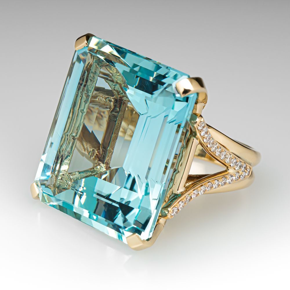 Vintage 8ct Emerald Cut Aquamarine Sapphire Cocktail Ring
