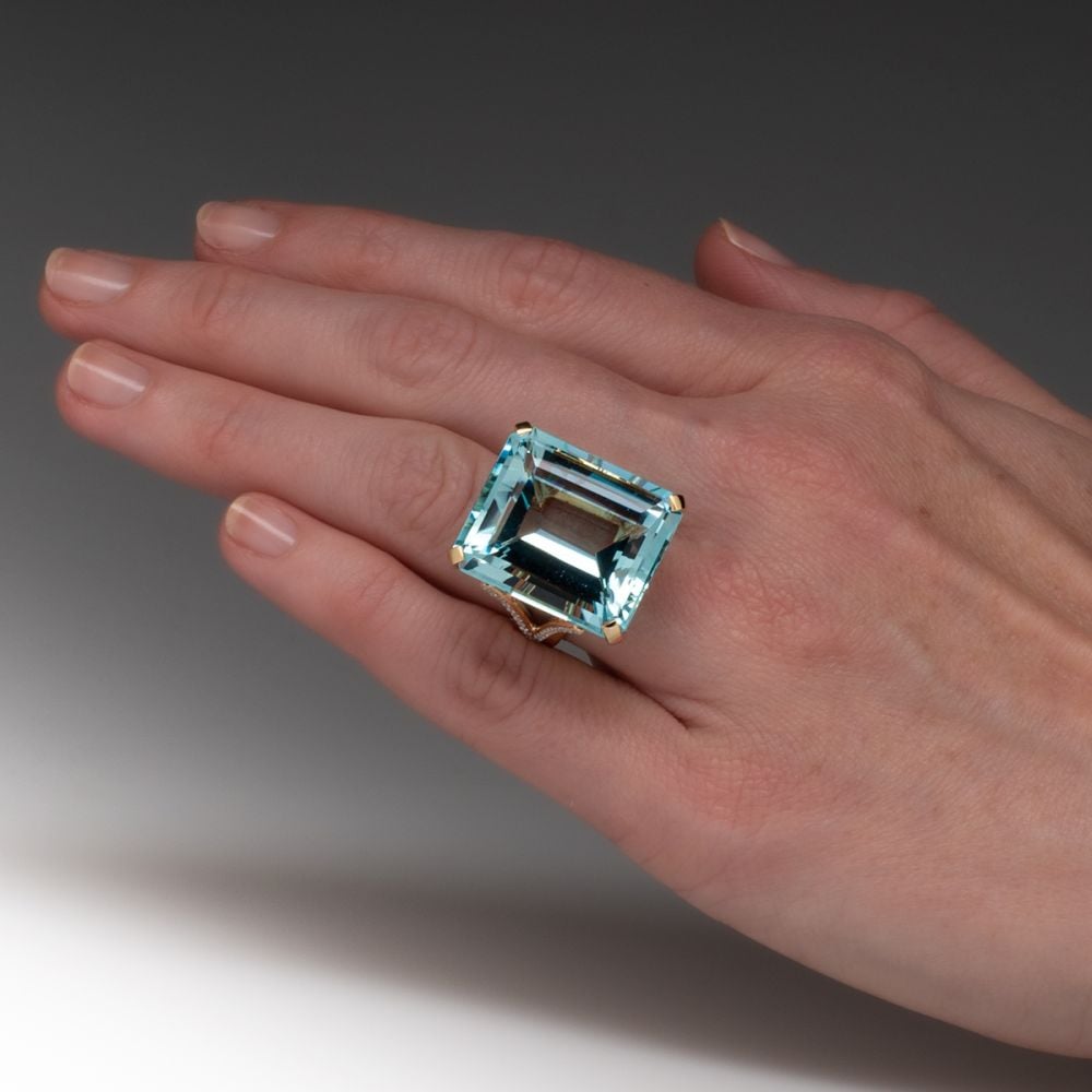 Vintage 8ct Emerald Cut Aquamarine Sapphire Cocktail Ring