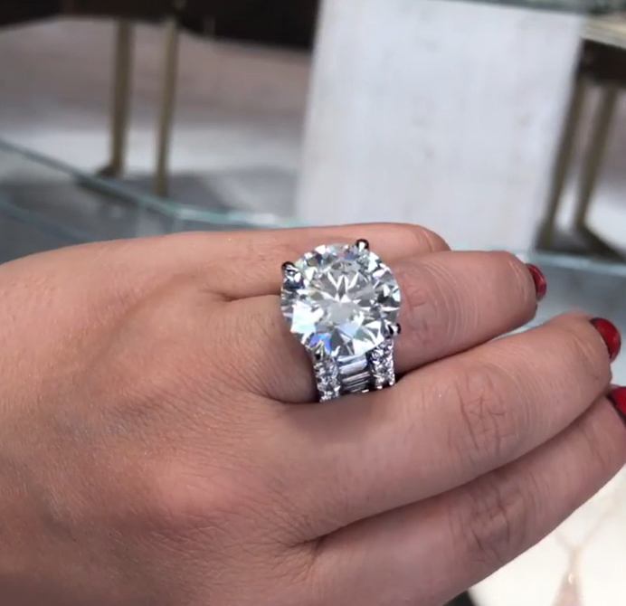 Gorgeous 10 ctw Round Cut White Gemstone Full Set Engagement Ring