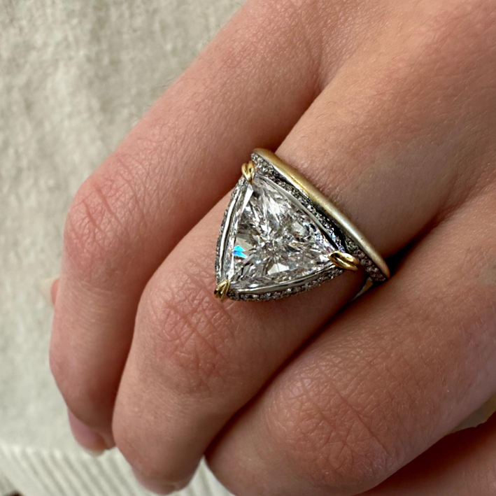 2 ctw Triangle Cut White Gemstone Engagement Ring for Men and Women