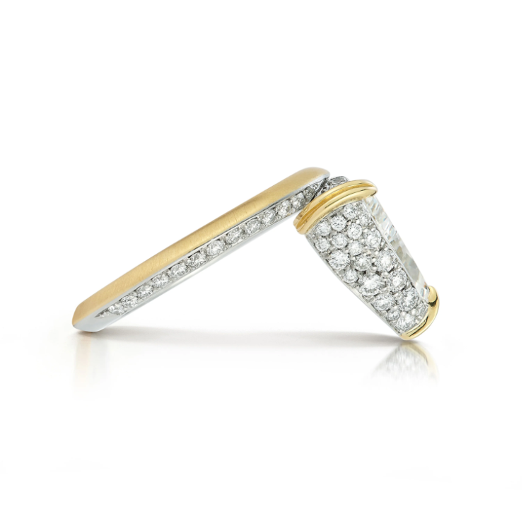 2 ctw Triangle Cut White Gemstone Engagement Ring for Men and Women