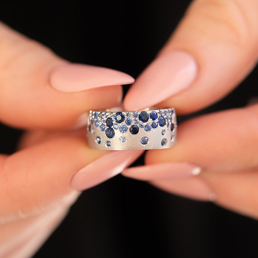 1.34ct Scattered Sapphire Cigar Band