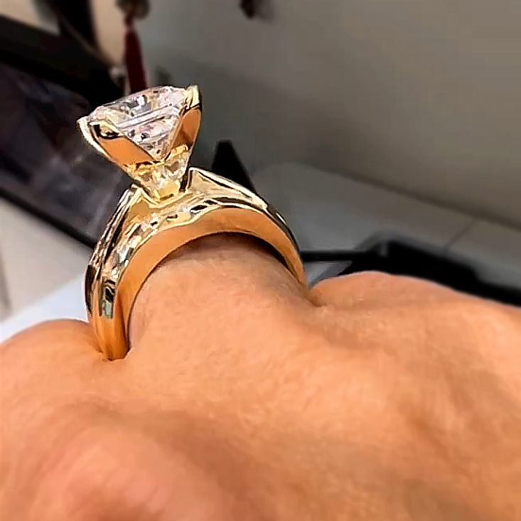 Gorgeous 6 ctw Princess Square Cut White Gemstone Engagement Ring