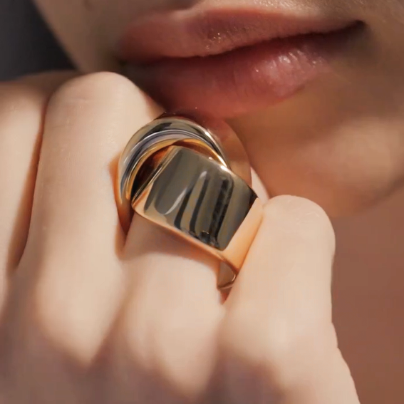 Minimalist Design Modern Crossover Ring
