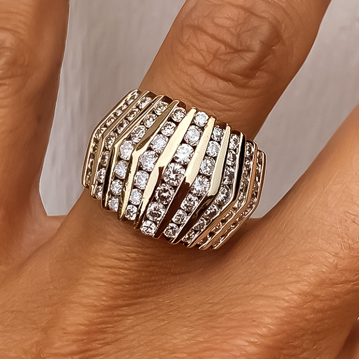 Stylish 4 ctw Round Cut White Gemstone Pavé Ring
