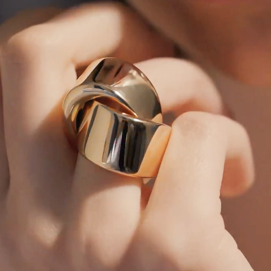 Minimalist Design Modern Crossover Ring