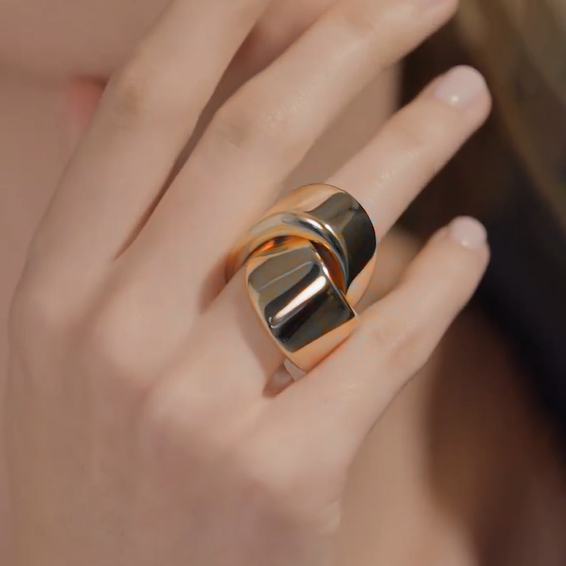 Minimalist Design Modern Crossover Ring
