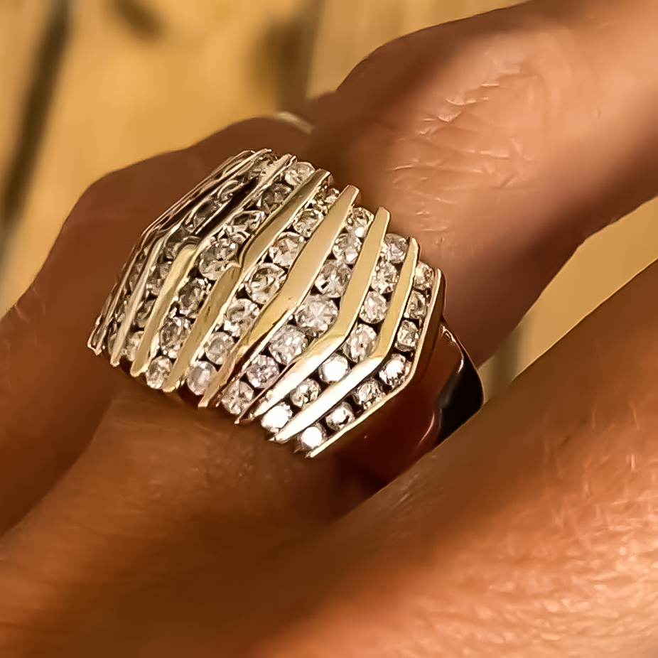 Stylish 4 ctw Round Cut White Gemstone Pavé Ring