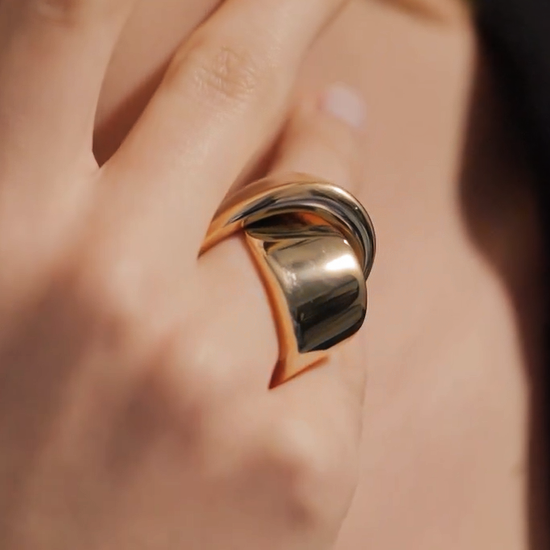 Minimalist Design Modern Crossover Ring