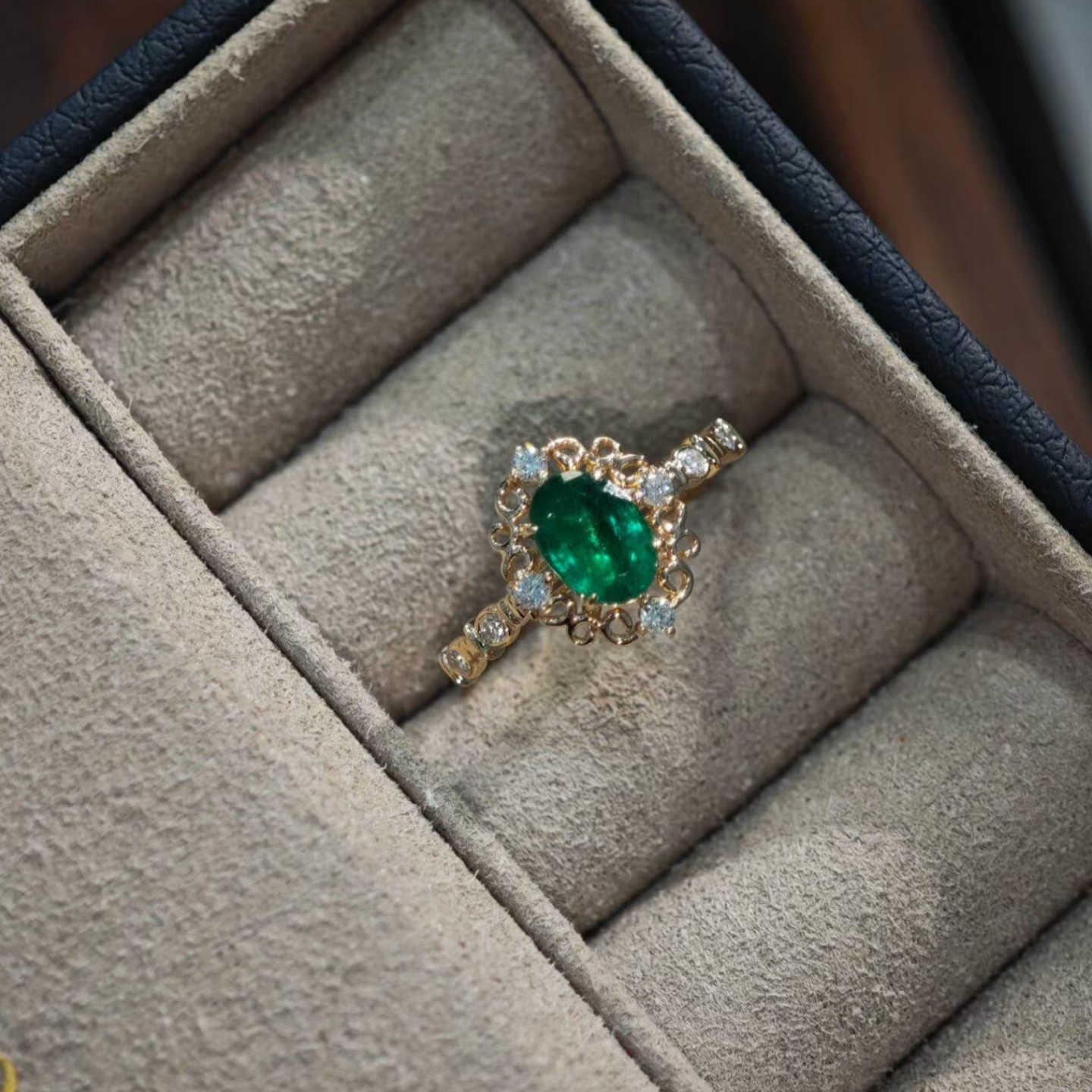 2ct Oval Cut Victorian Vine Emerald Scroll Ring
