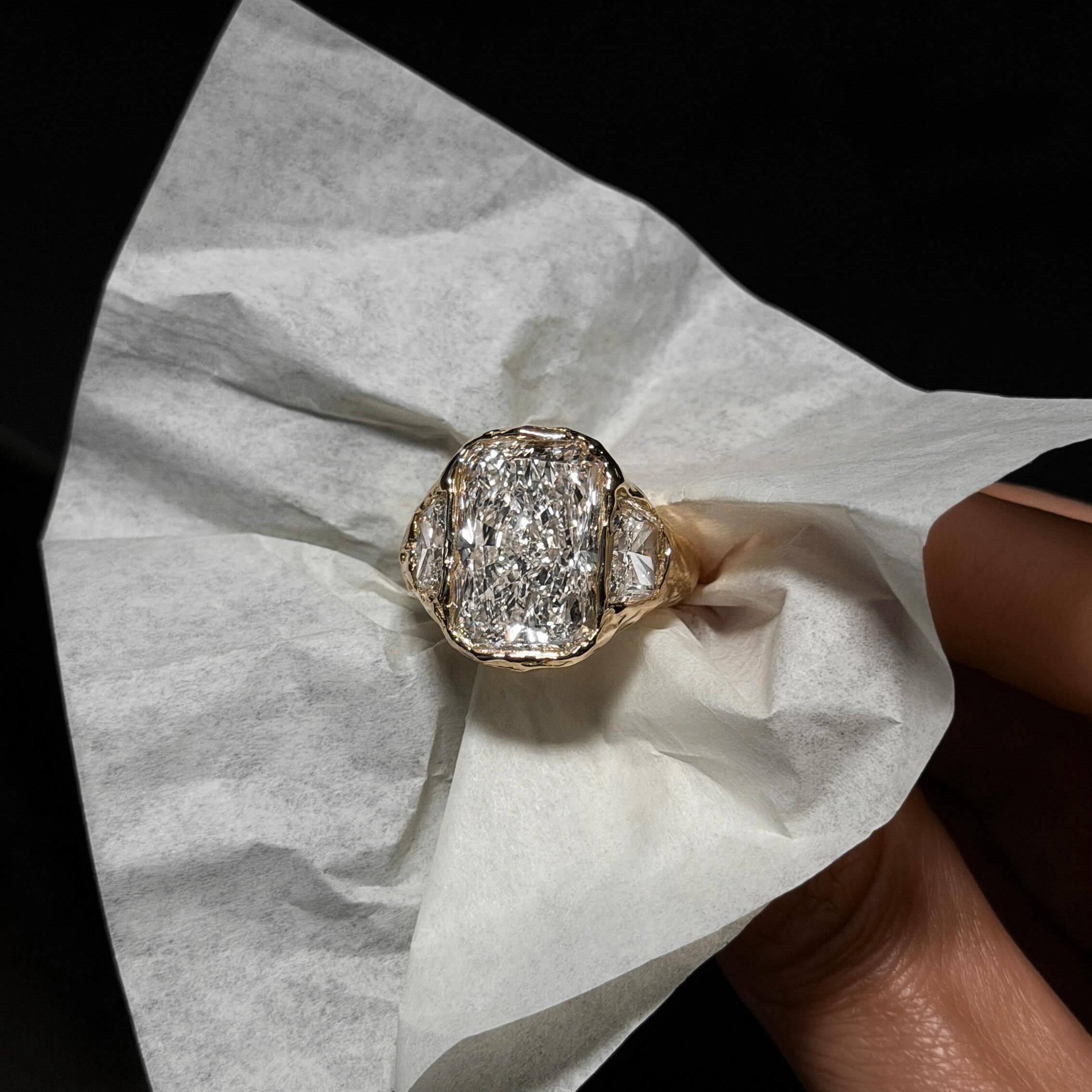 [Copy]Heart Cut Diamond V Shape Engagement Ring