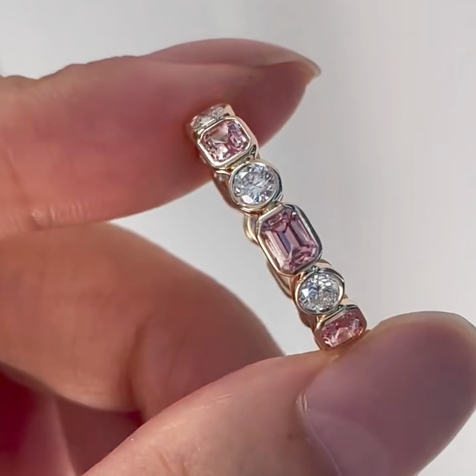 [Copy]Asymmetric Moon: Oval Cut Engagement Ring