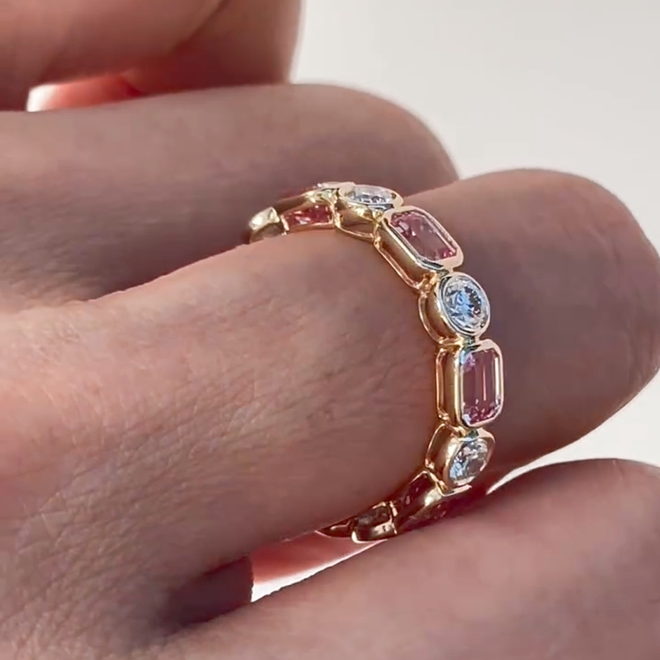 [Copy]Asymmetric Moon: Oval Cut Engagement Ring
