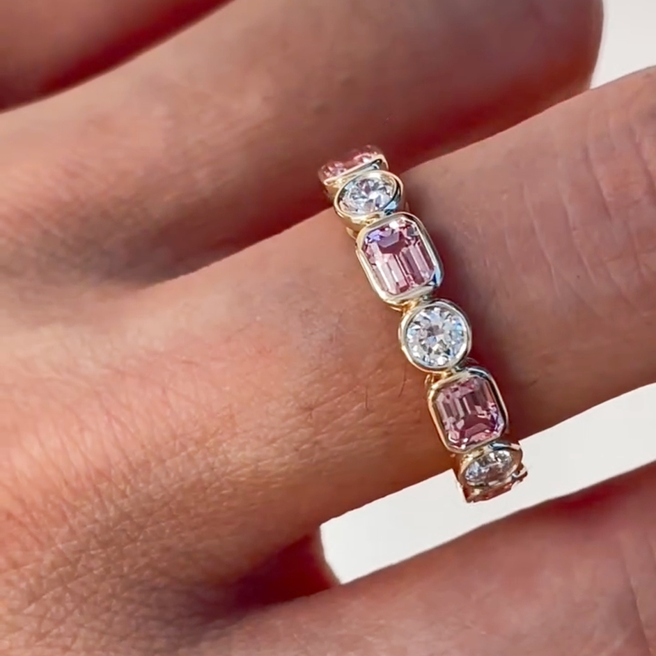[Copy]Asymmetric Moon: Oval Cut Engagement Ring