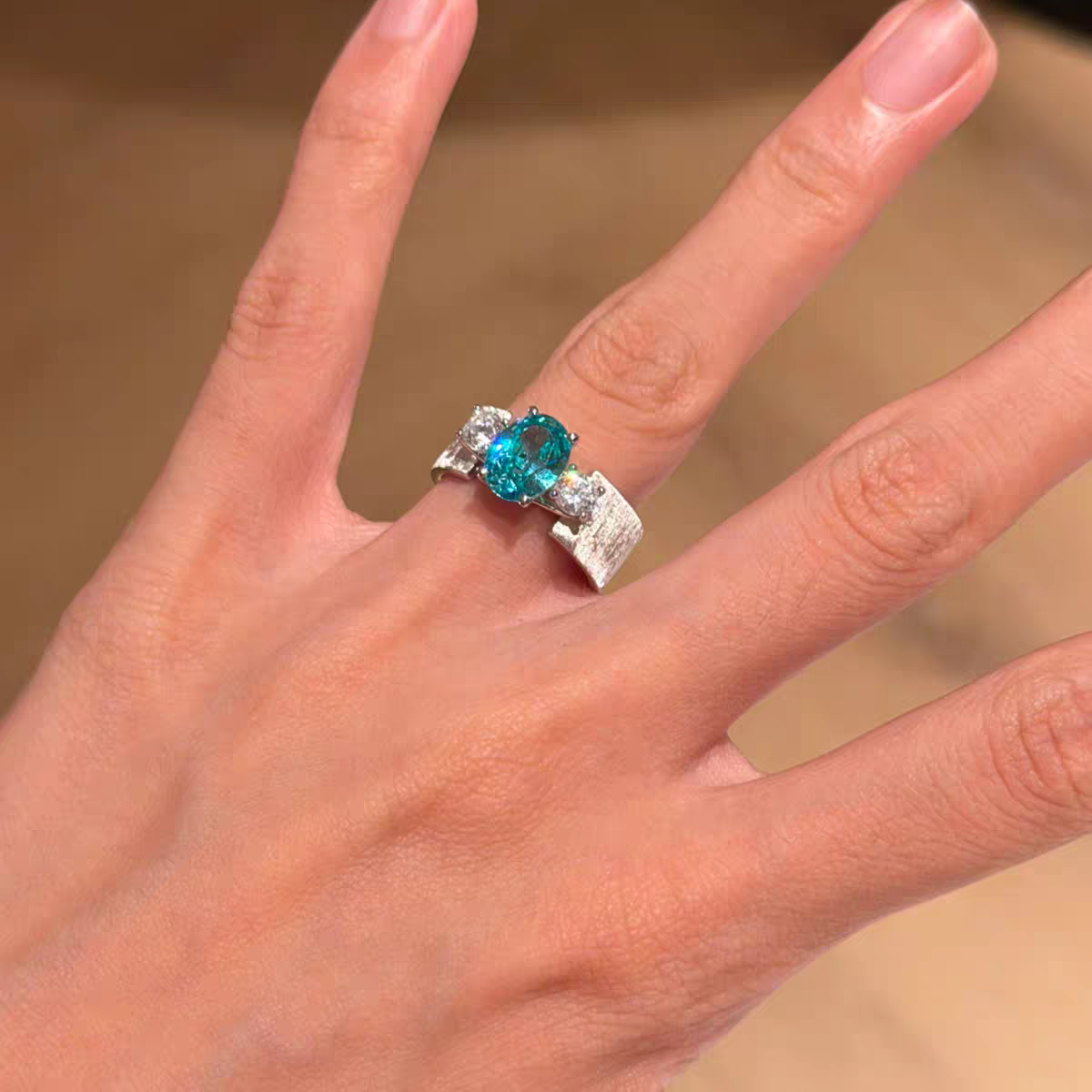 Viridescent Paraíba Filigree Platinum Band