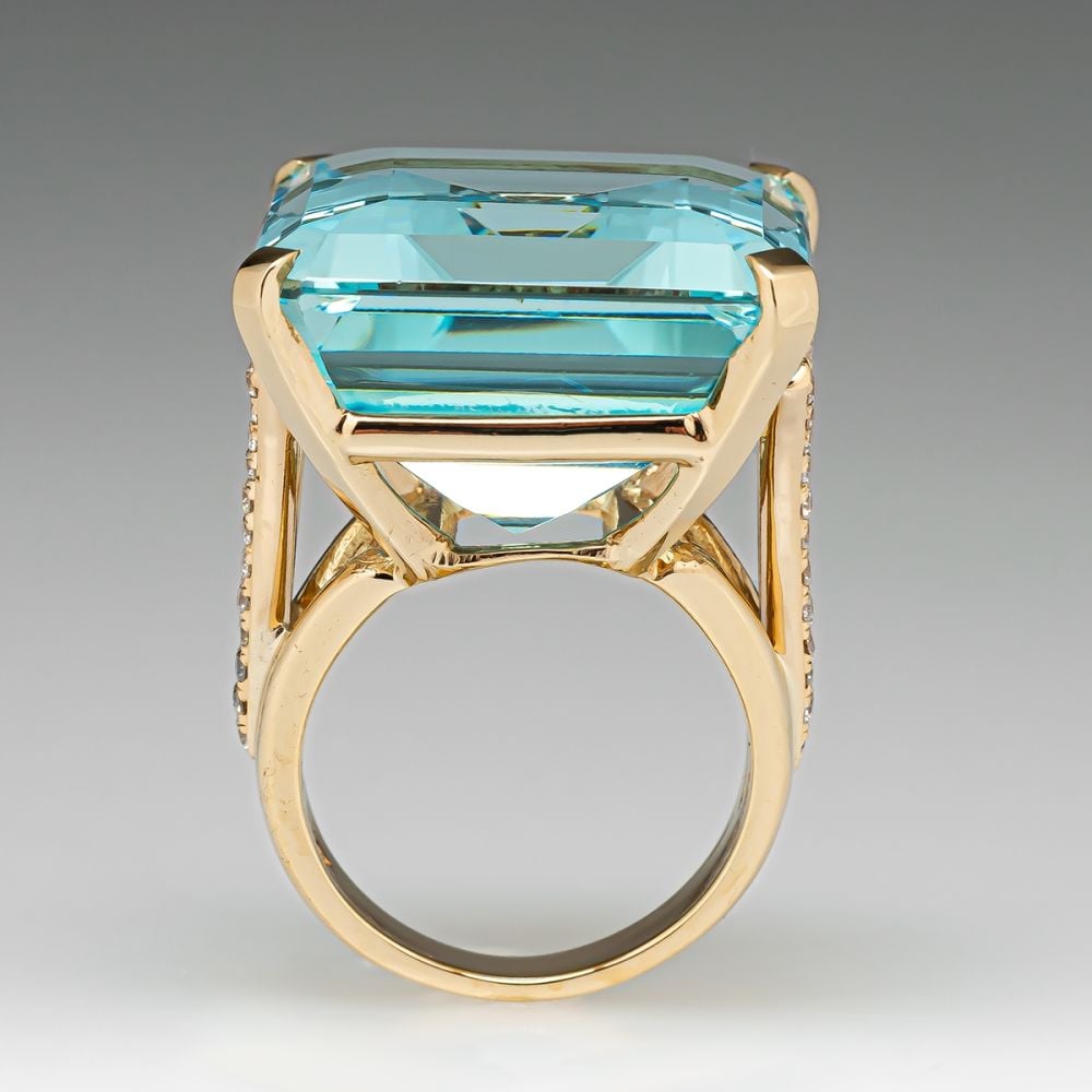 Vintage 8ct Emerald Cut Aquamarine Sapphire Cocktail Ring