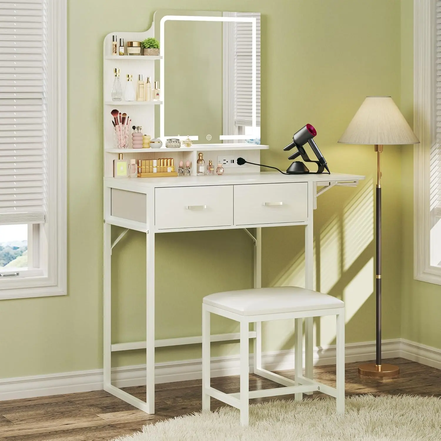 Tocador de maquillaje con espejo y luces, tocador compacto con cajón de almacenamiento de tela, silla y estantes; tocador rosa con panel abatible y toma de corriente para dormitorio.