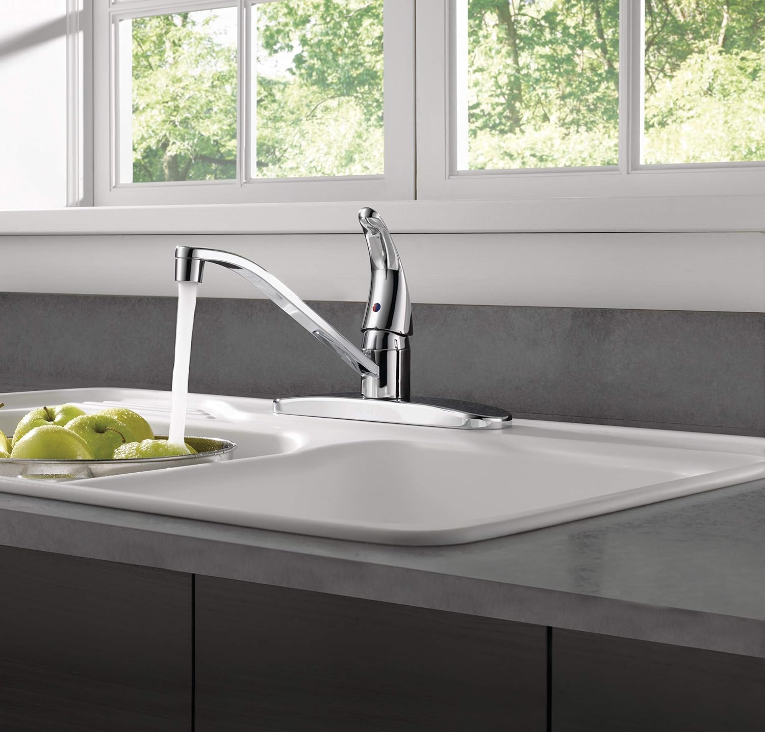 Single-Handle Kitchen Sink Faucet