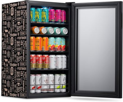 NewAir - Refrigerador de bebidas con capacidad para 126 latas - Minibar de cerveza con puerta de cristal, bisagra derecha - Enfría hasta 34 °F (1 °C) - AB-1200BC1 - Diseño de Cervezas del Mundo-Muñeca