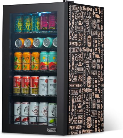 NewAir - Refrigerador de bebidas con capacidad para 126 latas - Minibar de cerveza con puerta de cristal, bisagra derecha - Enfría hasta 34 °F (1 °C) - AB-1200BC1 - Diseño de Cervezas del Mundo-Muñeca