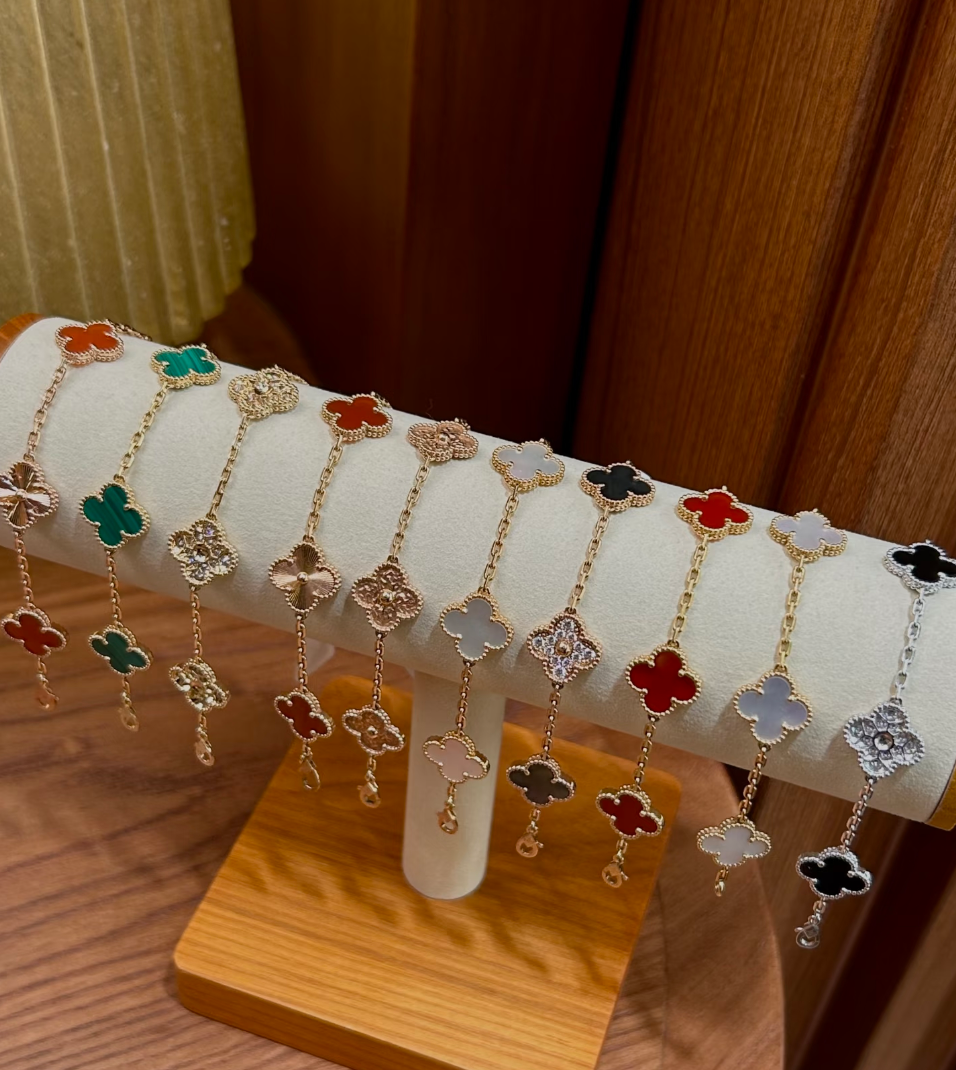 Clover and Five Flowers Bracelet for Women, 18Kv Gold Plated, New Lucky Red Agate Beimu Light Luxury Stacked Handpiece