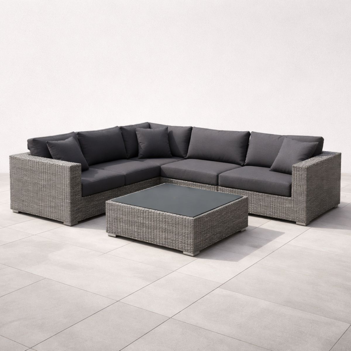 Graues Rattan-Garten-Sofa-Set mit Glastisch