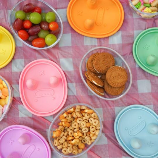 🔥Heißer Verkauf - 49% Rabatt🍿2-in-1-Snackbehälter (🥢Deckel mit Fingertipp-Deckel)