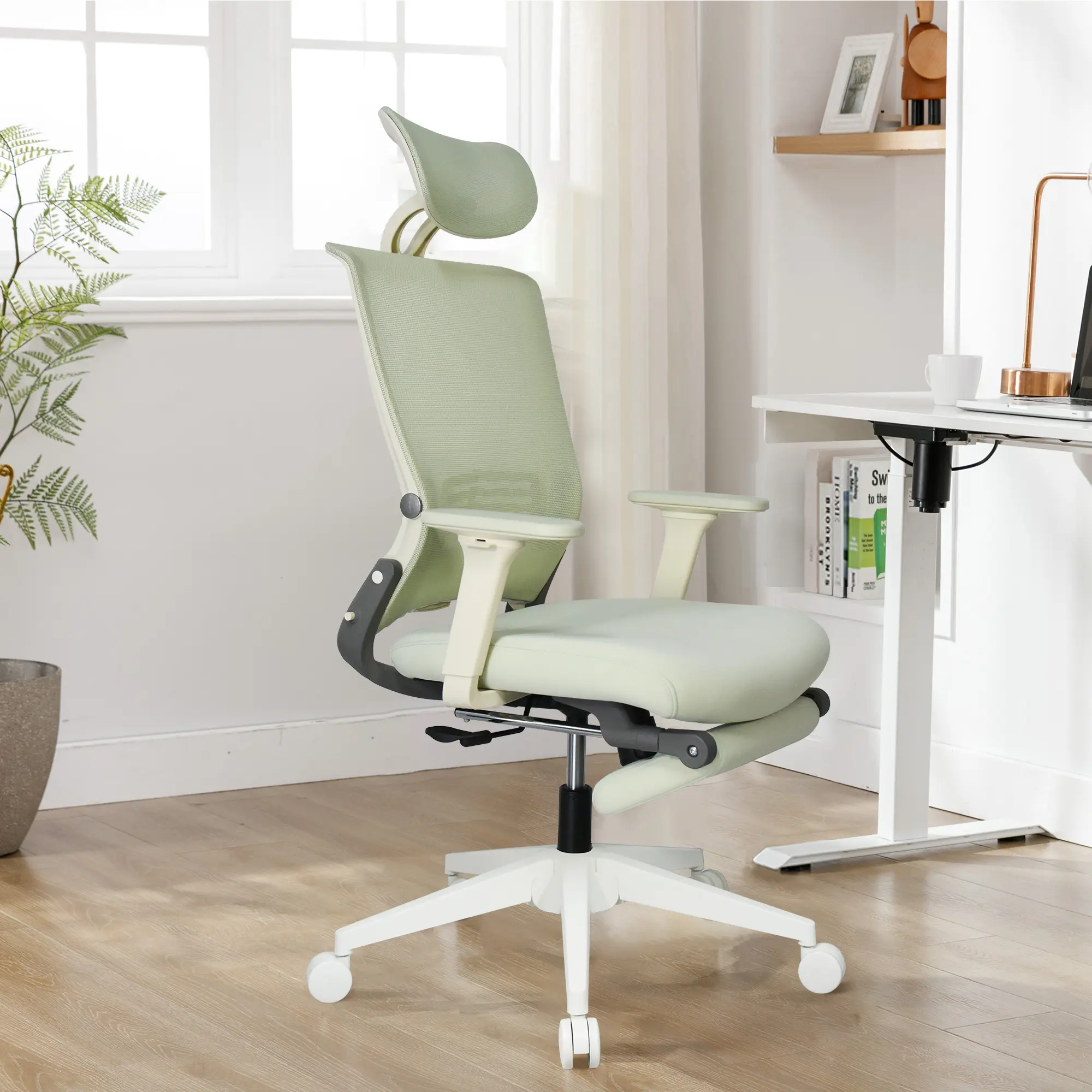 Silla Ergonómica Plegable con Reposapiés