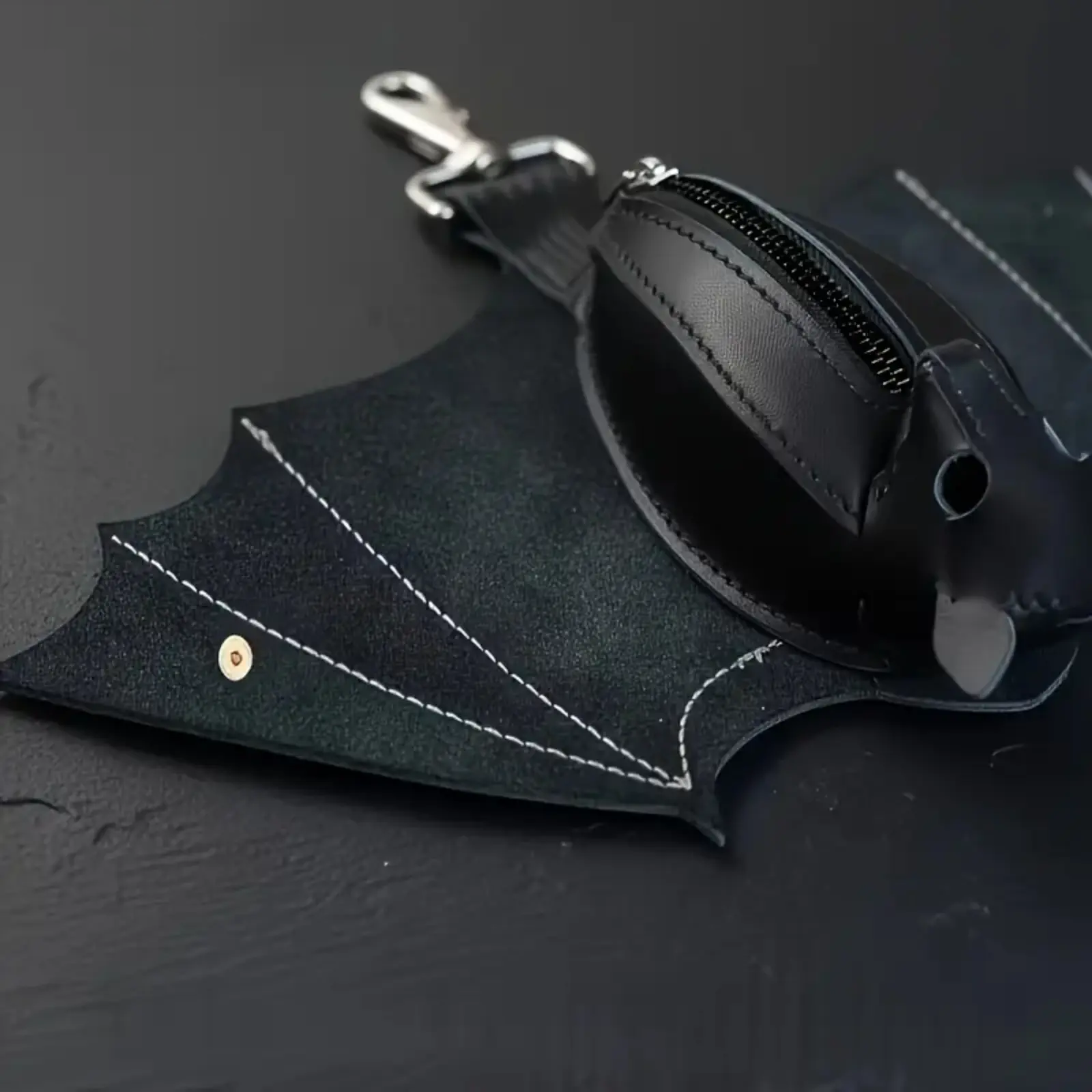 💥2026 HOT SALE💥Leather Bat Coin Purse,Handmade Folding Bat Wallet，used for belt rings, backpacks or handbags