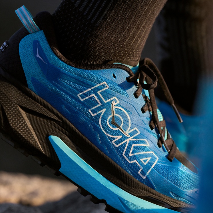 Side profile of the Mafate 5