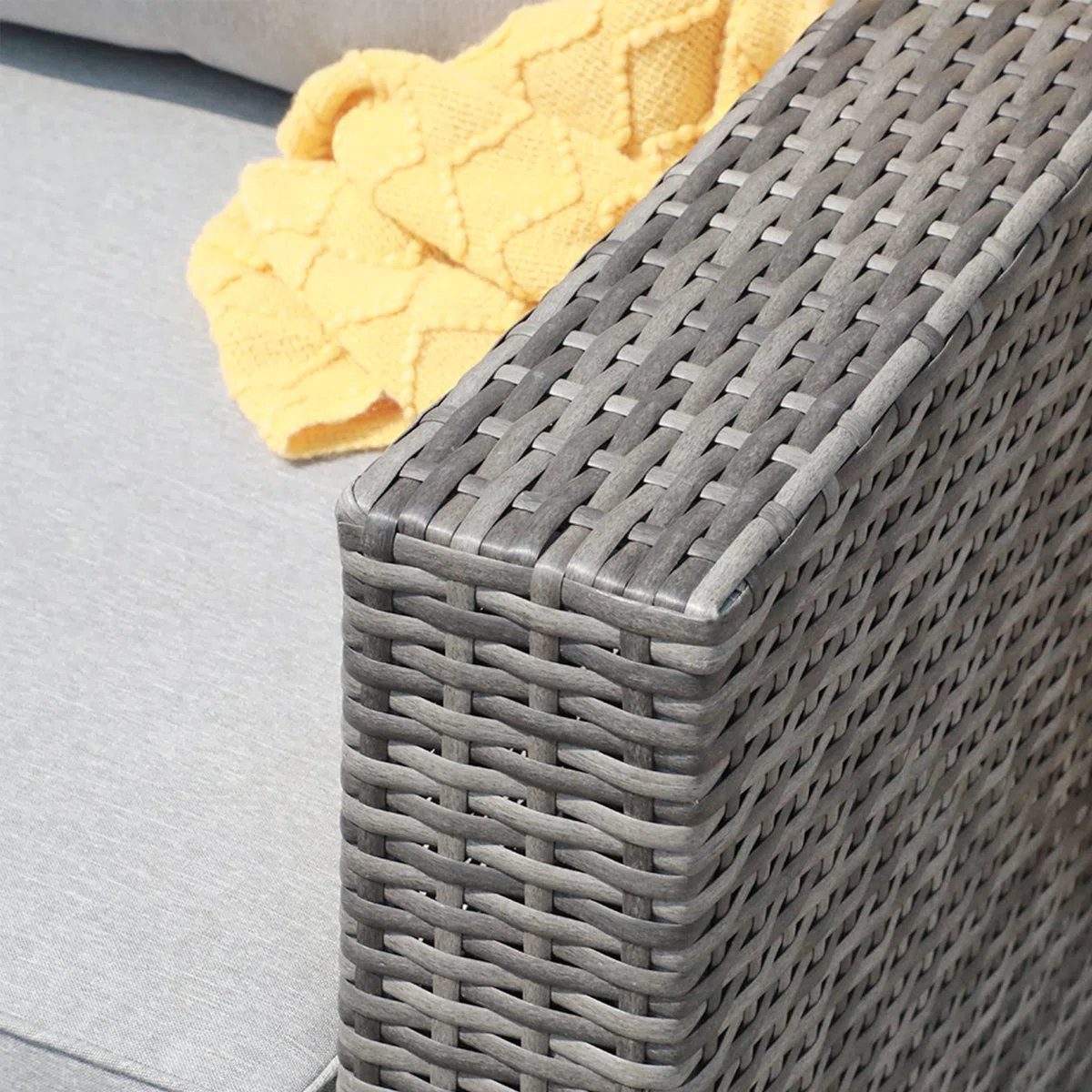 Eudira – Salon de Jardin Modulable 4 Places en Rotin avec Coussins Confort 