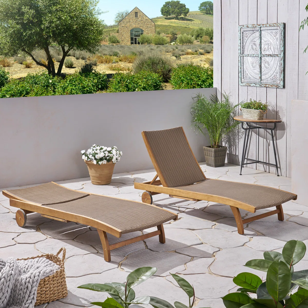 Verano – Lot de 2 chaises longues d’extérieur en bois d’acacia et résine tressée