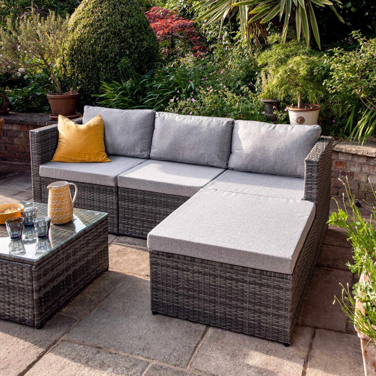 Luviana – Salon de Jardin 4 Places en Rotin Résistant Toutes Saisons avec Coussins Confort Premium