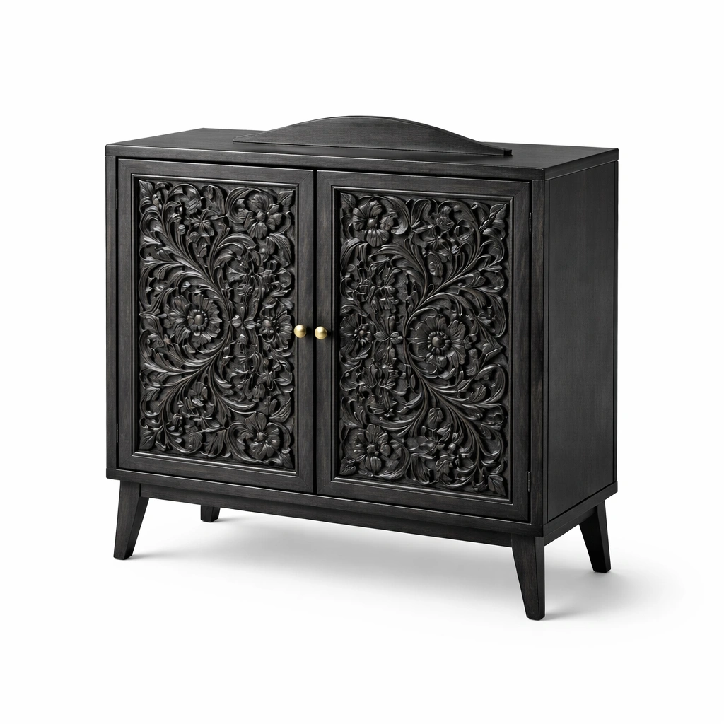 Vintage Sideboard mit geschnitzten Tueren aus Holz-Norianx