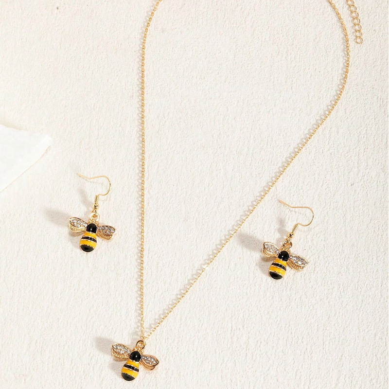 Crystal Bumblebee Pendant Necklace Cute Yellow Enamel Bee Drop Earrings Lovely Honey-Bee Animal Earrings Necklace Insect Dangle Drop Earrings Women Jewelry Sets