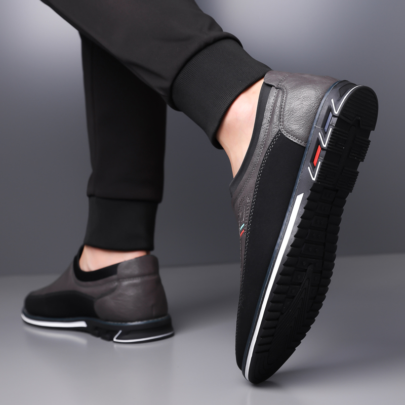 Men’s Ultra Comfortable Walking Shoes with Arch Support