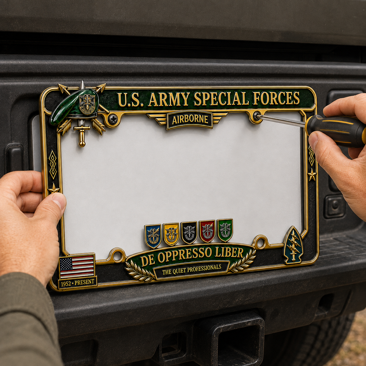 🇺🇸 U.S. Army Special Forces “De Oppresso Liber” Metal License Plate Frame