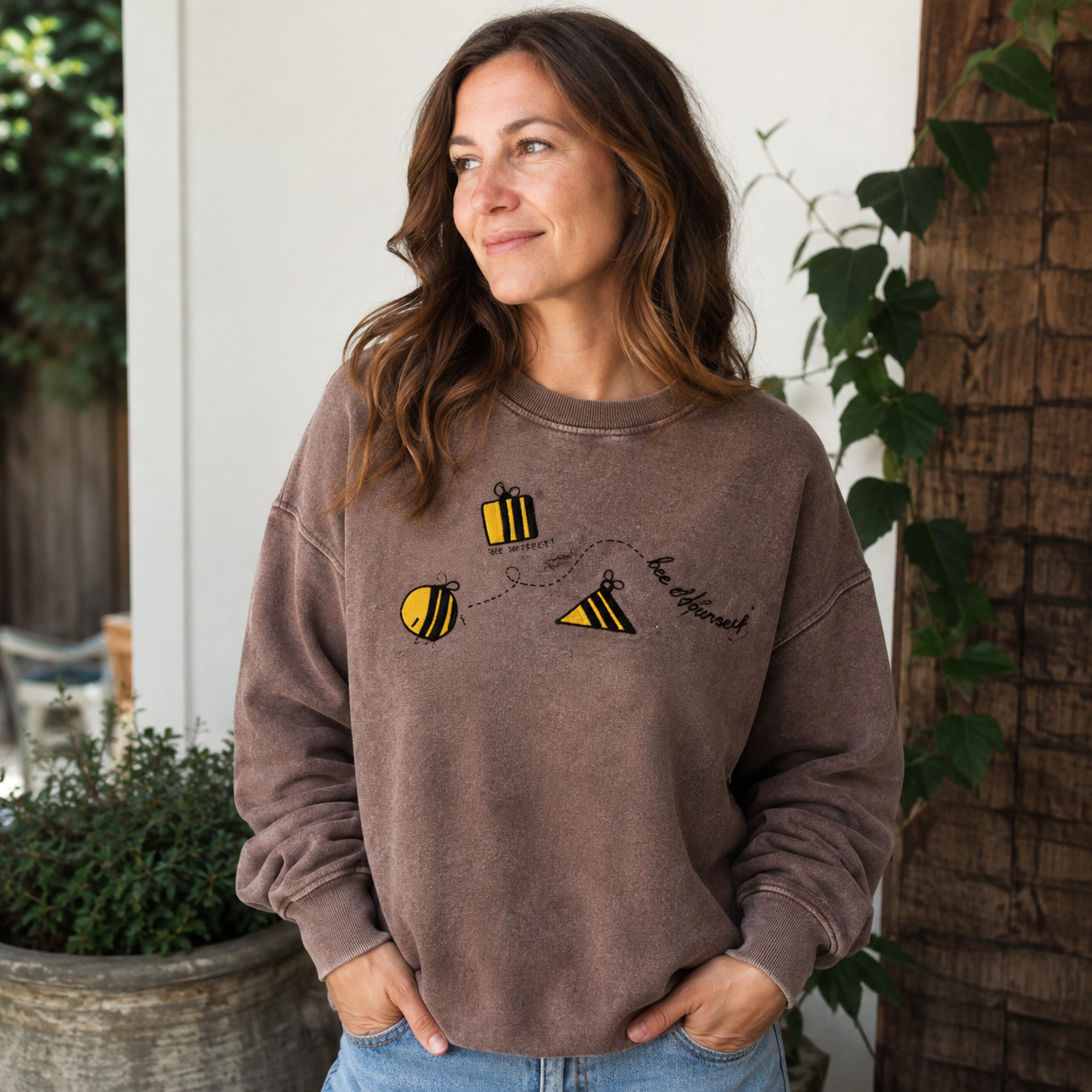 Bee Different Washed Sweatshirts