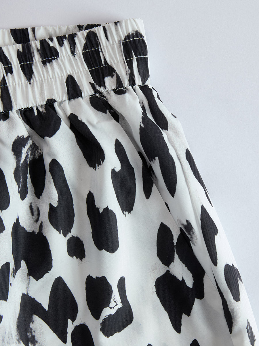 Modern And Stylish White T-shirt And Leopard Print Chiffon Pants Set