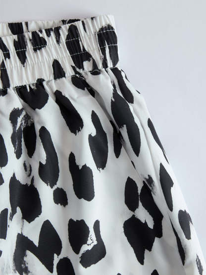 Modern And Stylish White T-shirt And Leopard Print Chiffon Pants Set