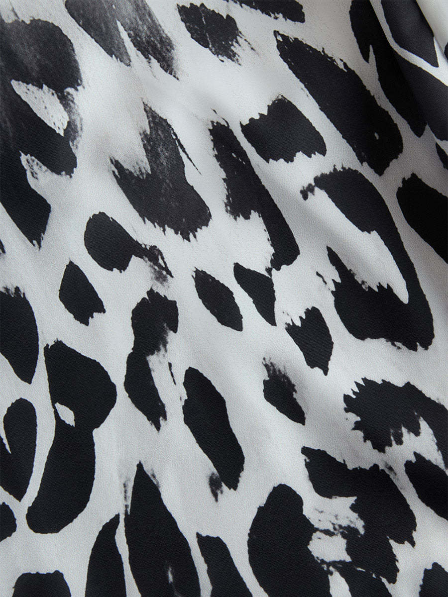Modern And Stylish White T-shirt And Leopard Print Chiffon Pants Set